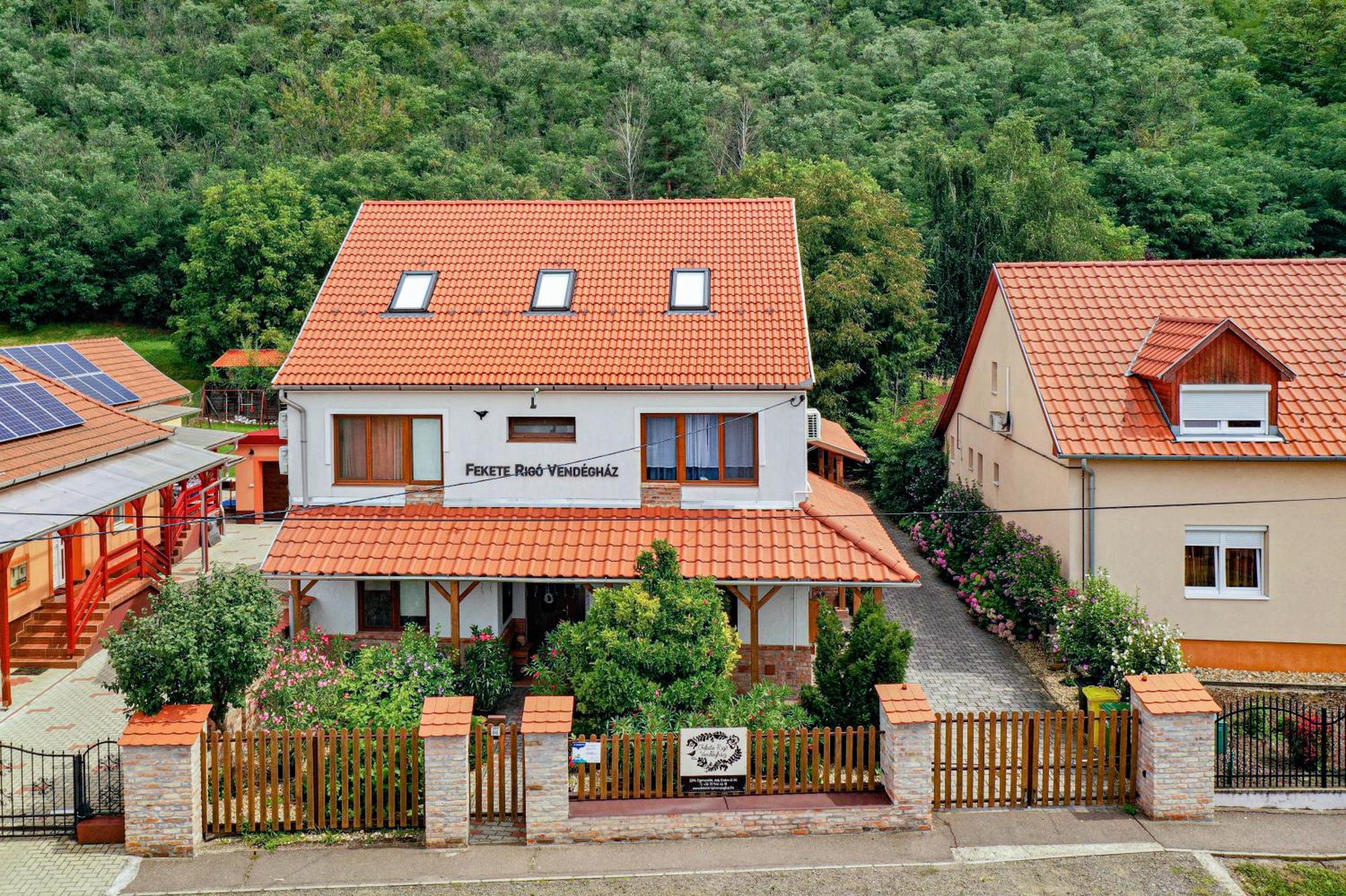Fekete Rigo Vendeghaz Apartment Egerszalok Exterior photo