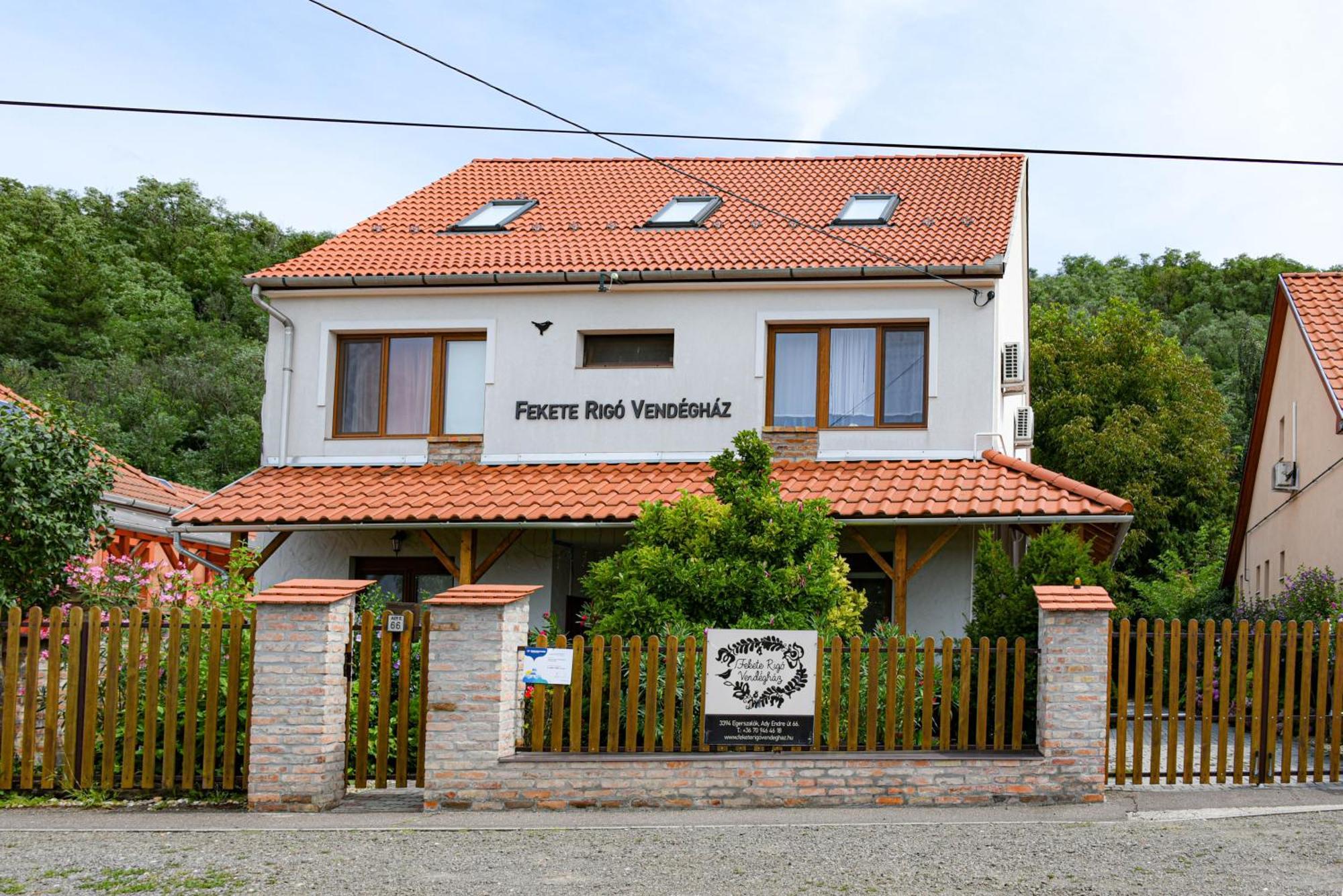 Fekete Rigo Vendeghaz Apartment Egerszalok Exterior photo